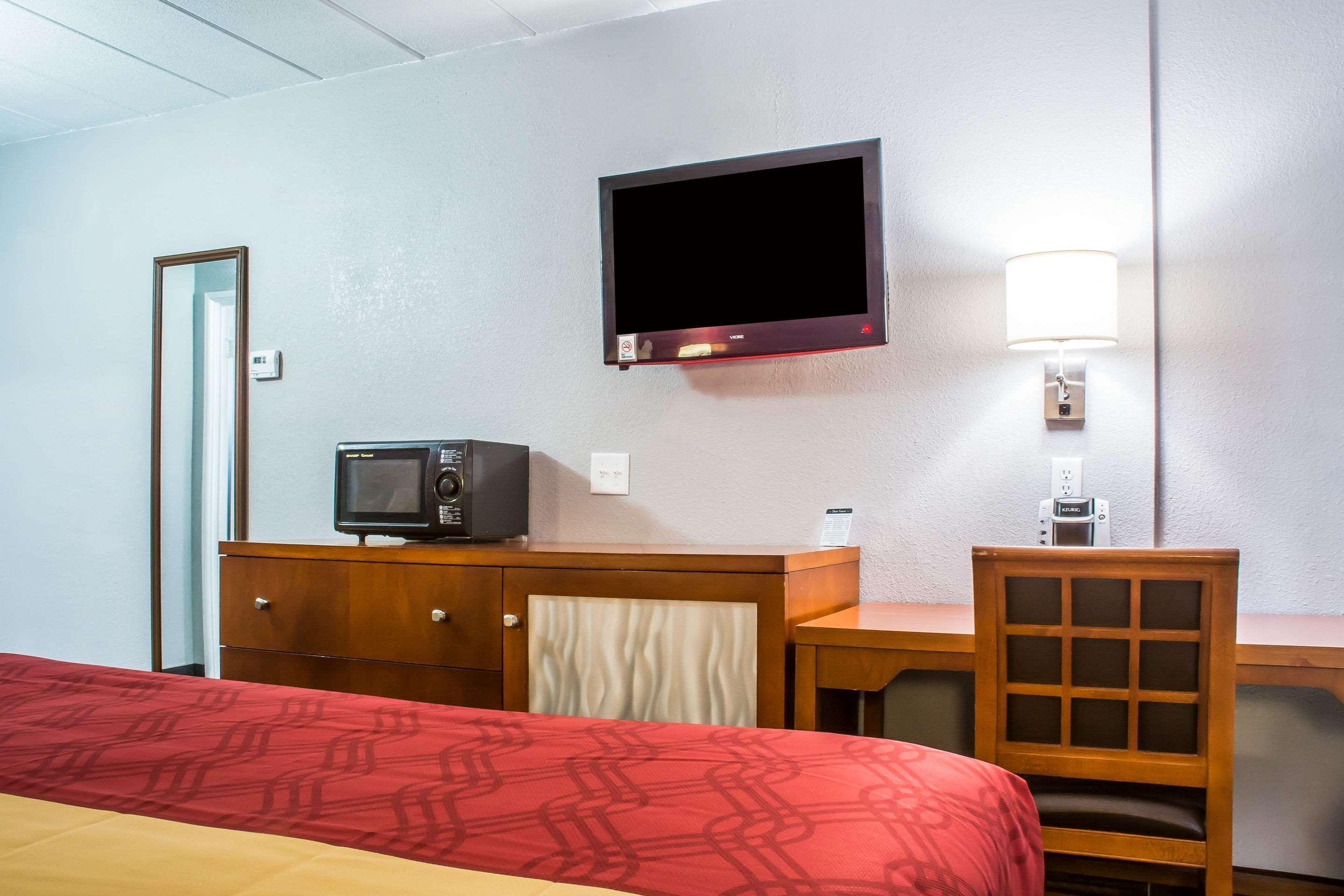 Econo Lodge Brockport Екстер'єр фото
