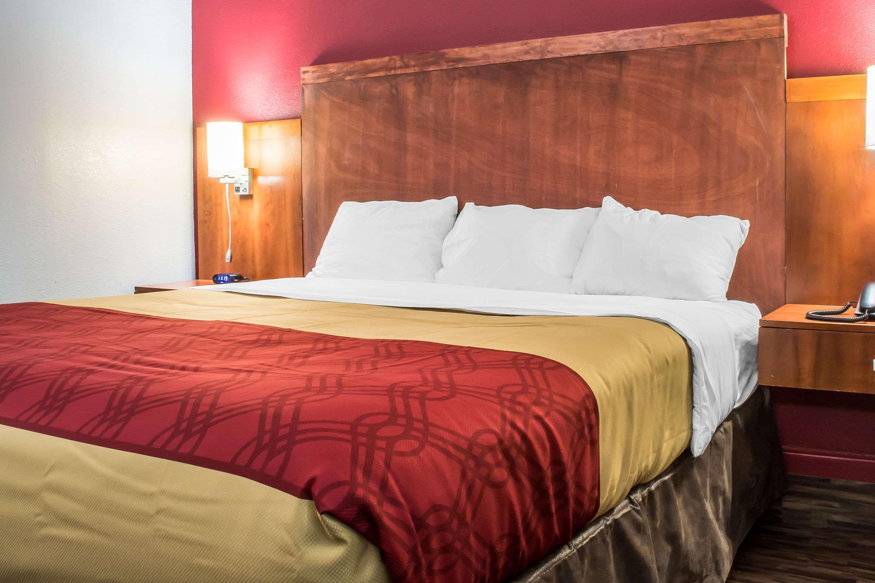 Econo Lodge Brockport Екстер'єр фото