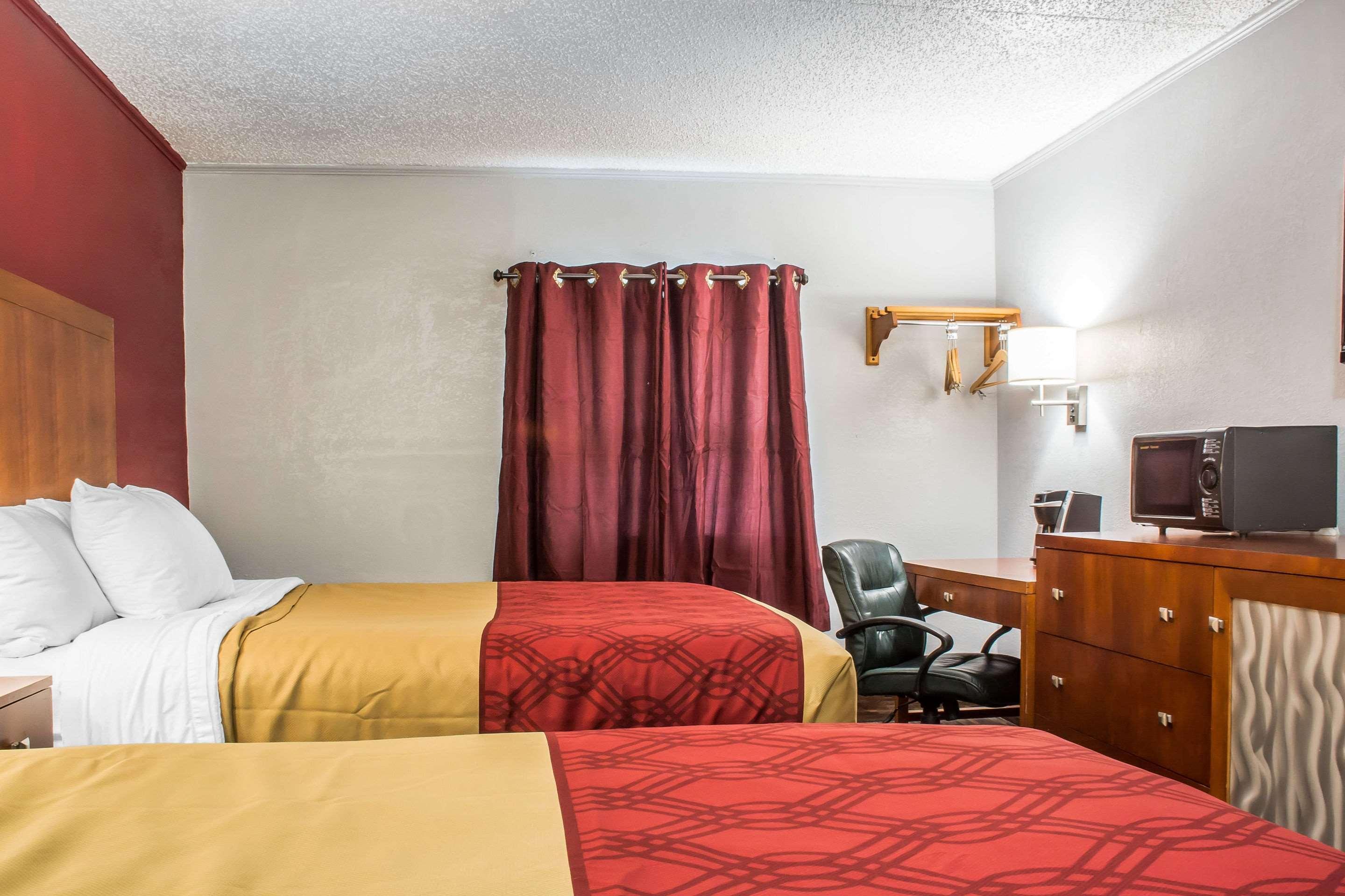 Econo Lodge Brockport Екстер'єр фото