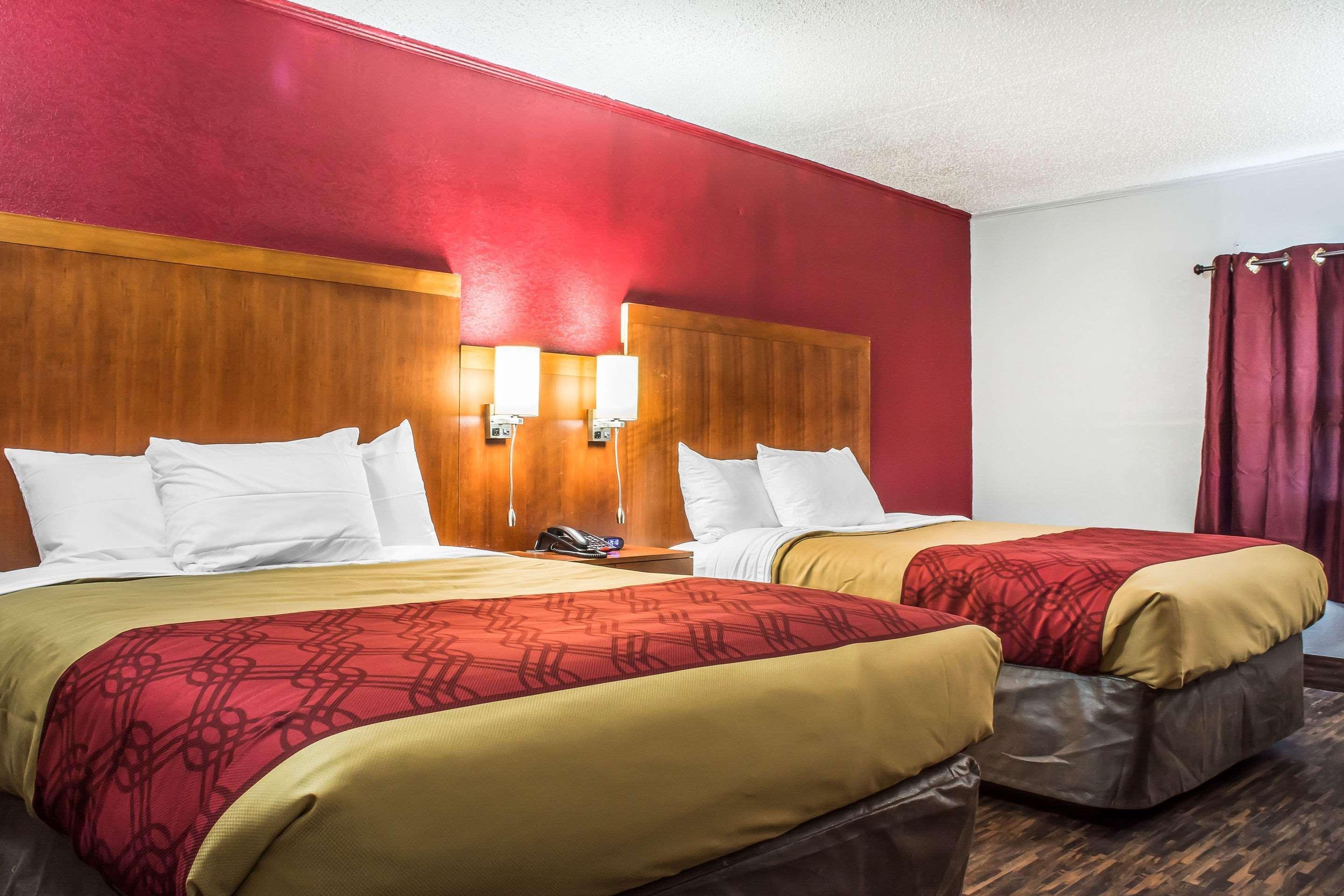 Econo Lodge Brockport Екстер'єр фото