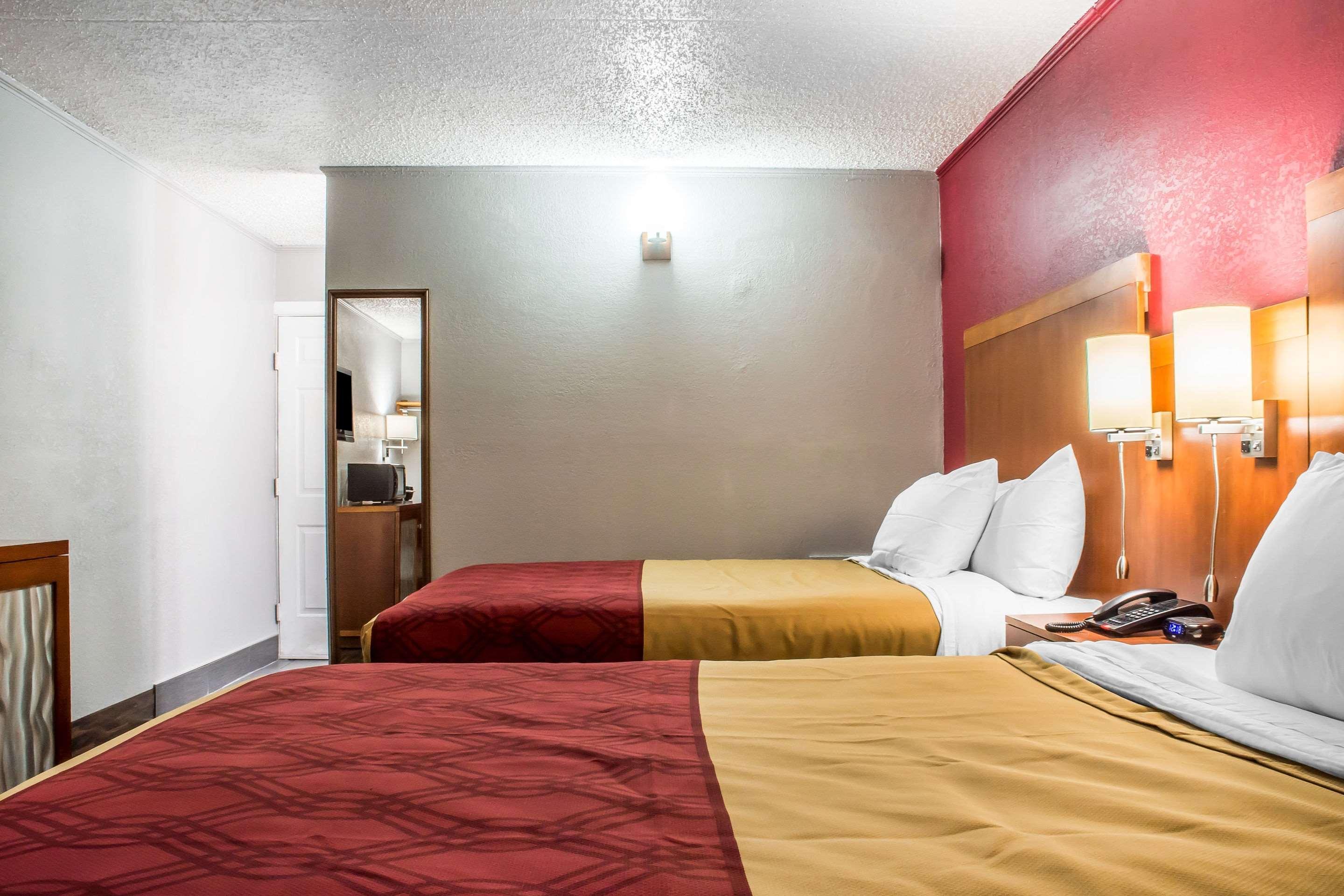 Econo Lodge Brockport Екстер'єр фото