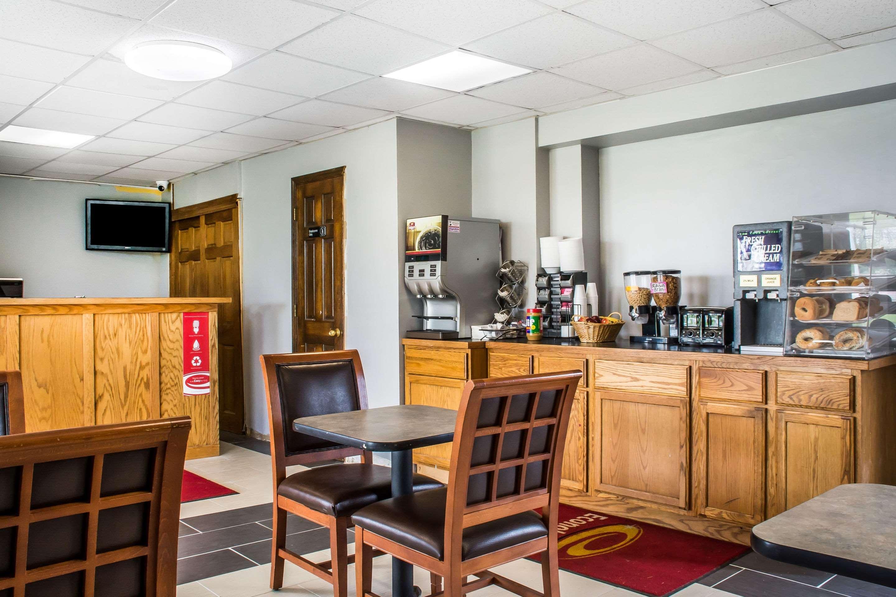 Econo Lodge Brockport Екстер'єр фото