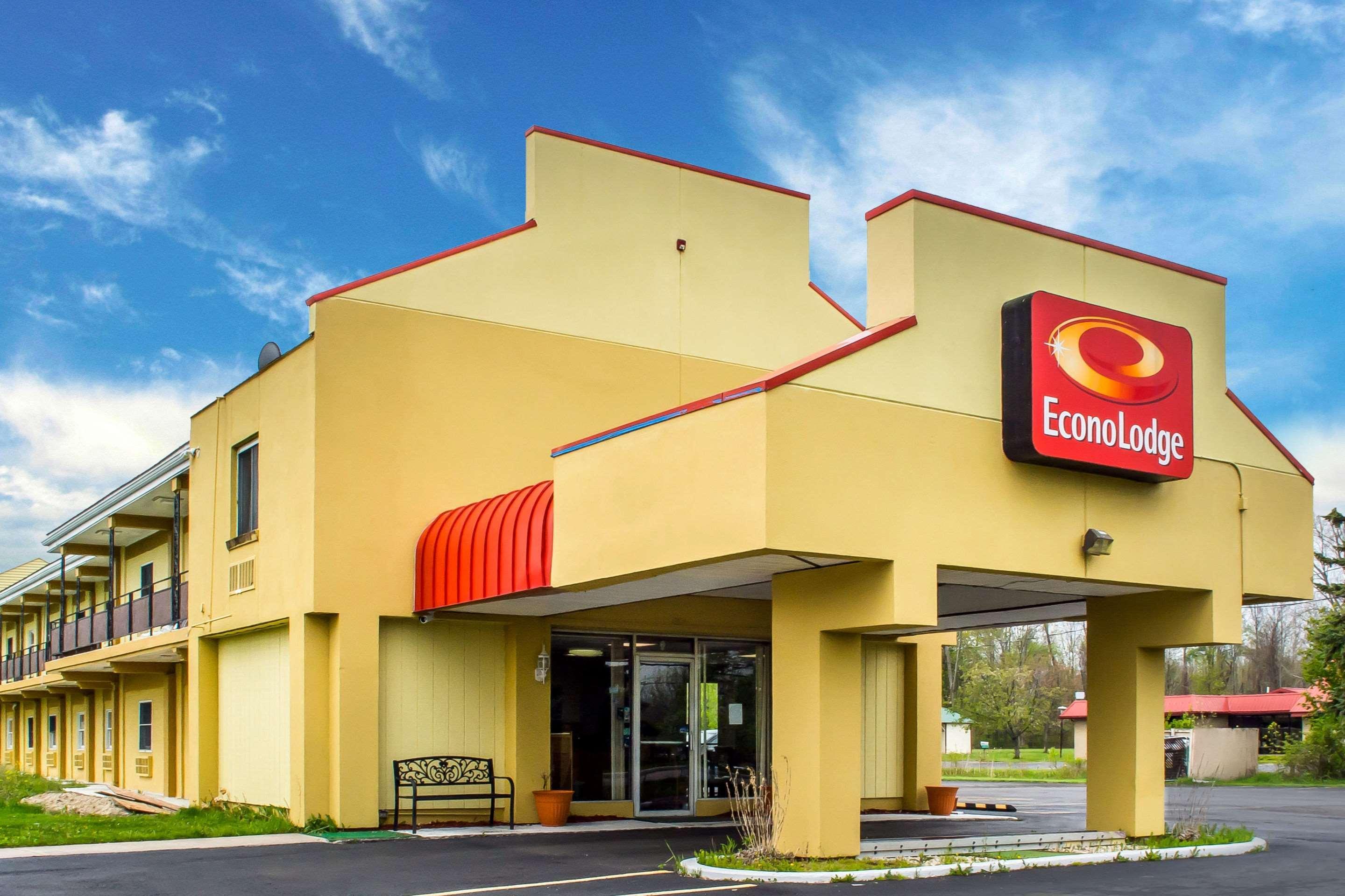 Econo Lodge Brockport Екстер'єр фото