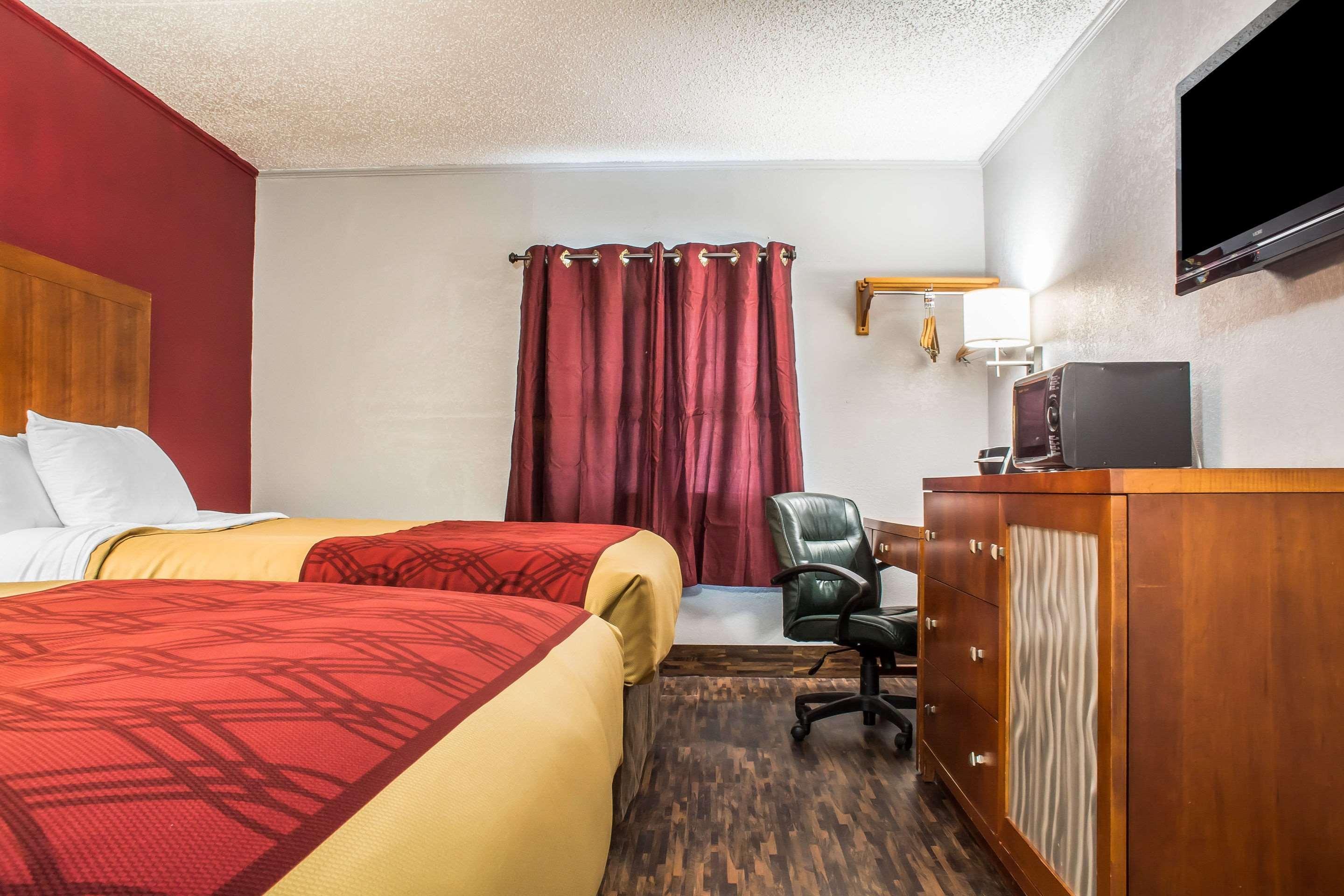 Econo Lodge Brockport Екстер'єр фото