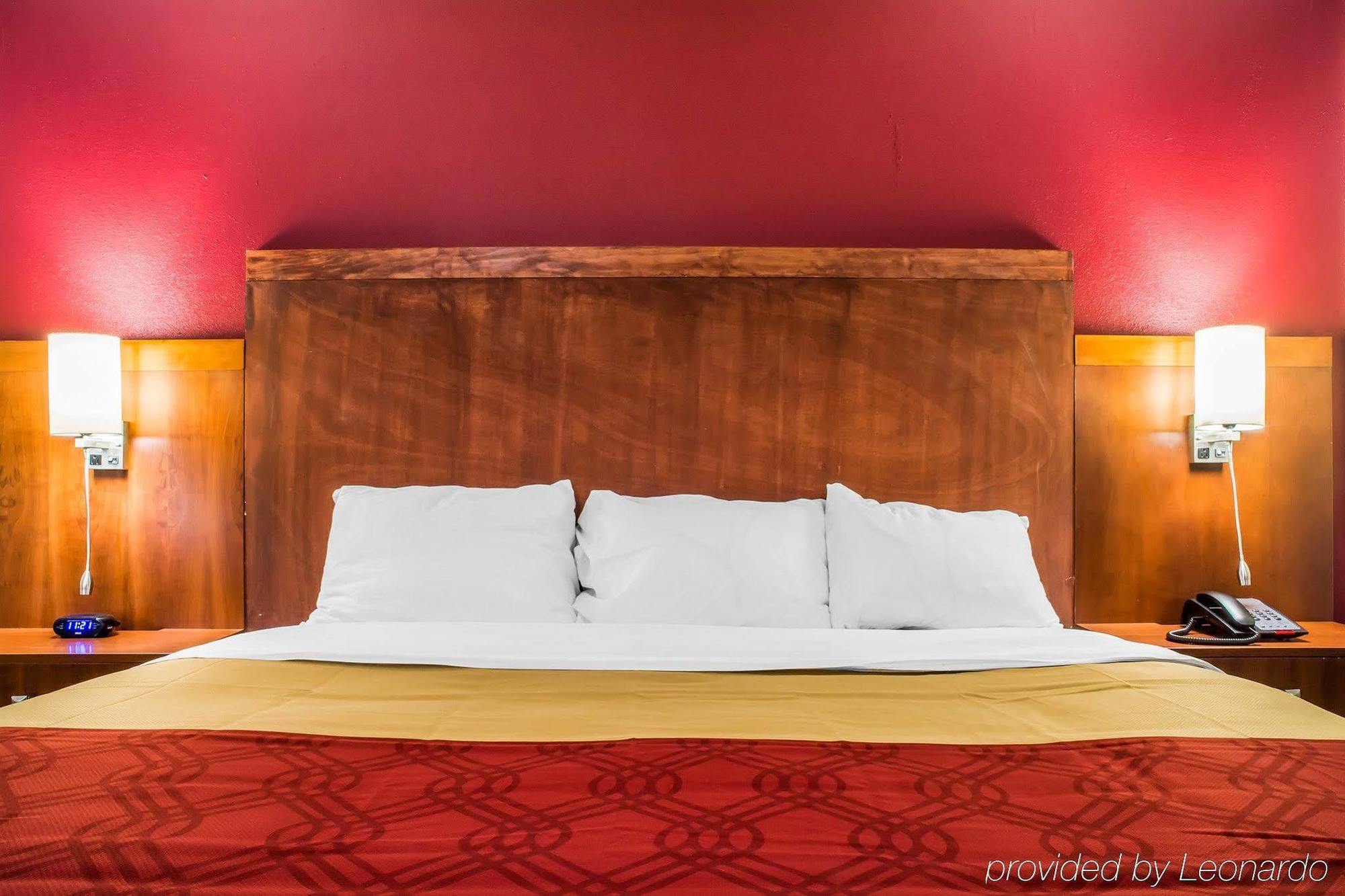 Econo Lodge Brockport Екстер'єр фото