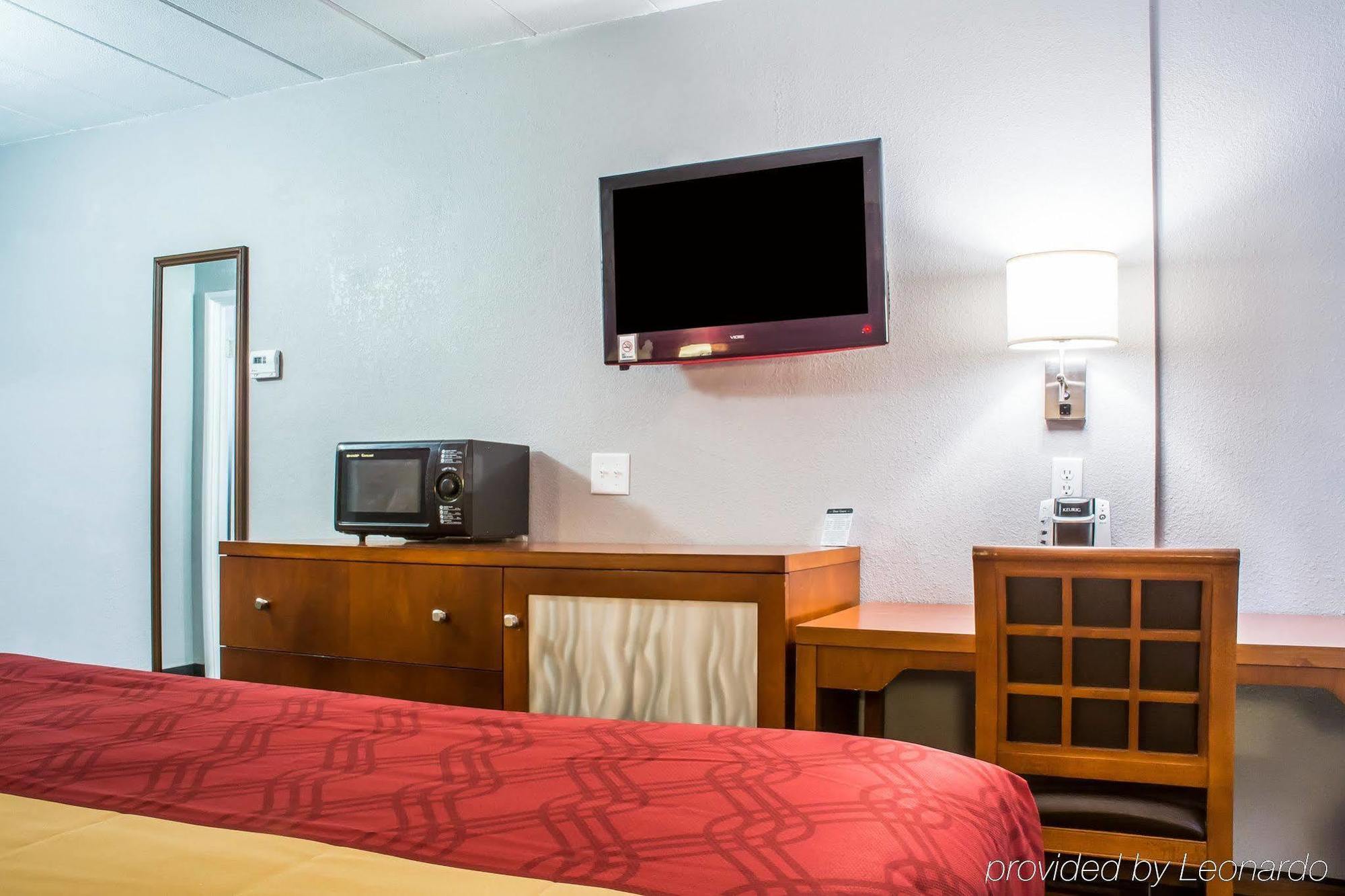 Econo Lodge Brockport Екстер'єр фото